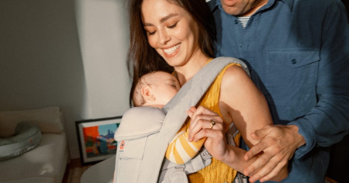 Trageeltern aufgepasst: Wir stellen euch die neue Ergobaby Omni Deluxe Babytrage vor